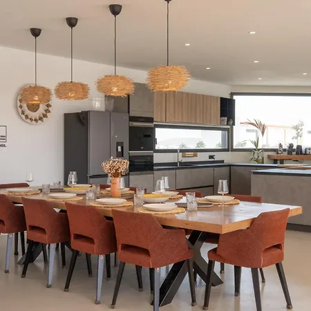 Villa Karuna By Aura Collection *